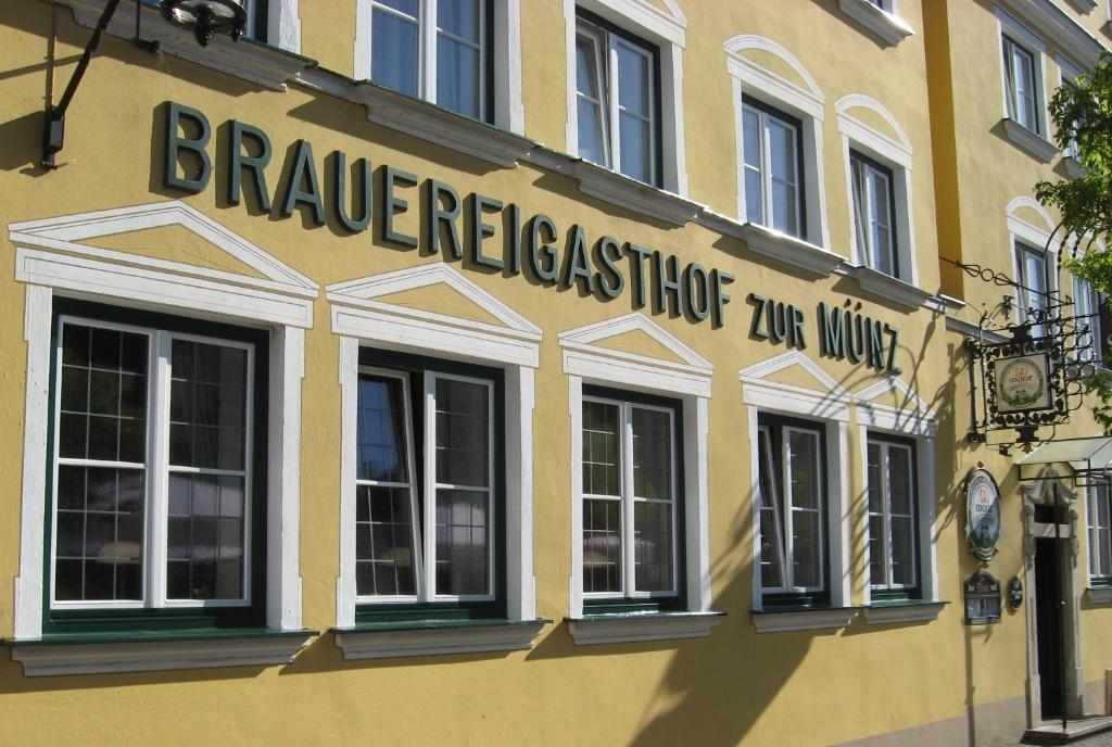 金茨堡 Brauereigasthof Zur Muenz Seit 1586酒店 外观 照片